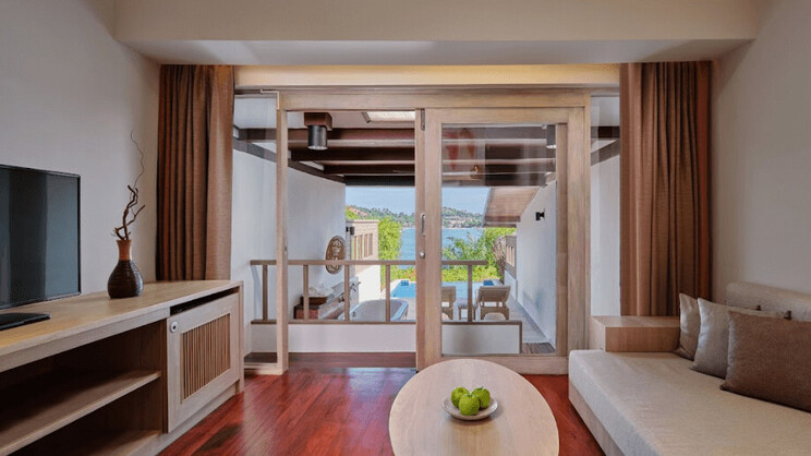 Seaview Hillside Pool Suite